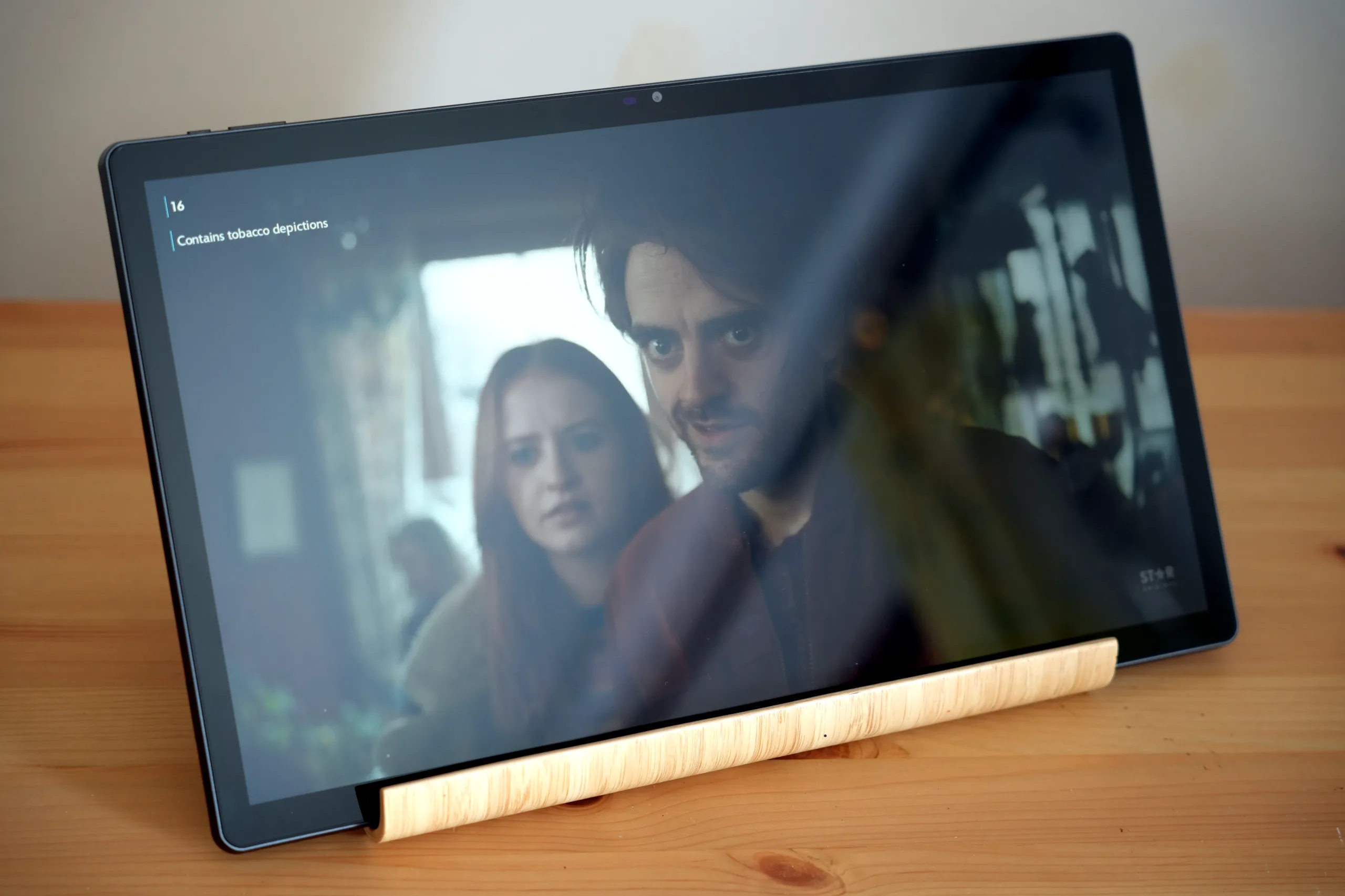 Meswao MES-B3 Pro - The biggest tablet in the world has a glossy, reflection-prone display